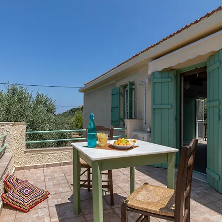 Holiday home Anemoperasma House *