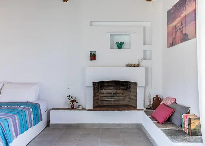 Case de vacanță Anemoperasma - Peaceful In An Olive Grove Stafylos